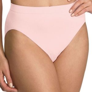 BALI Comfort Revolution Seamless Hi-Cut Pink Underwear